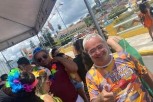 triunfo:-prefeito-luciano-anima-bloco-lingua-ferina-neste-domingo-de-carnaval
