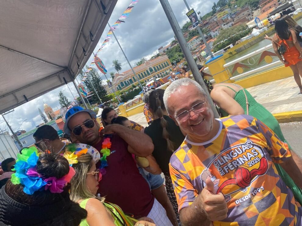 triunfo:-prefeito-luciano-anima-bloco-lingua-ferina-neste-domingo-de-carnaval