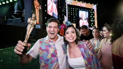 festa-no-marco-zero-celebra-oscar-de-“ainda-estou-aqui”