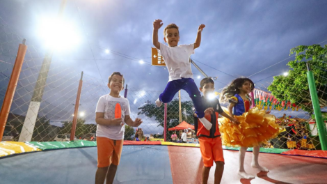 folia-kids-anima-domingo-na-vila-carnavalesca-com-muita-diversao-e-inclusao-em-gravata