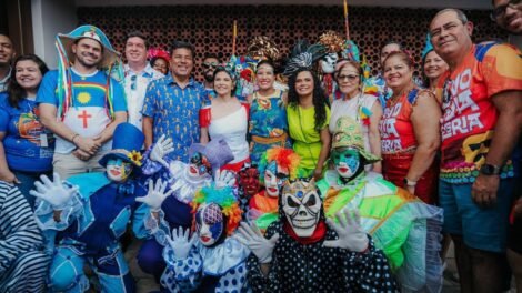 no-agreste-do-estado,-governadora-raquel-lyra-participa-da-folia-dos-papangus-de-bezerros