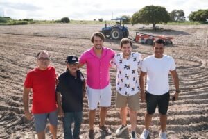 pedro-campos-acompanha-carnaval-do-interior-do-estado-e-faz-entregas