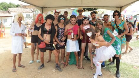 domingo-de-carnaval-em-afogados-comecou-com-a-animacao-das-virgens-do-sobreira