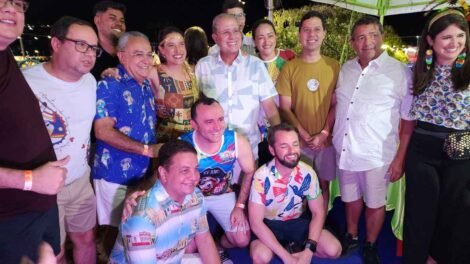 aliados-prestigiam-raquel-em-triunfo