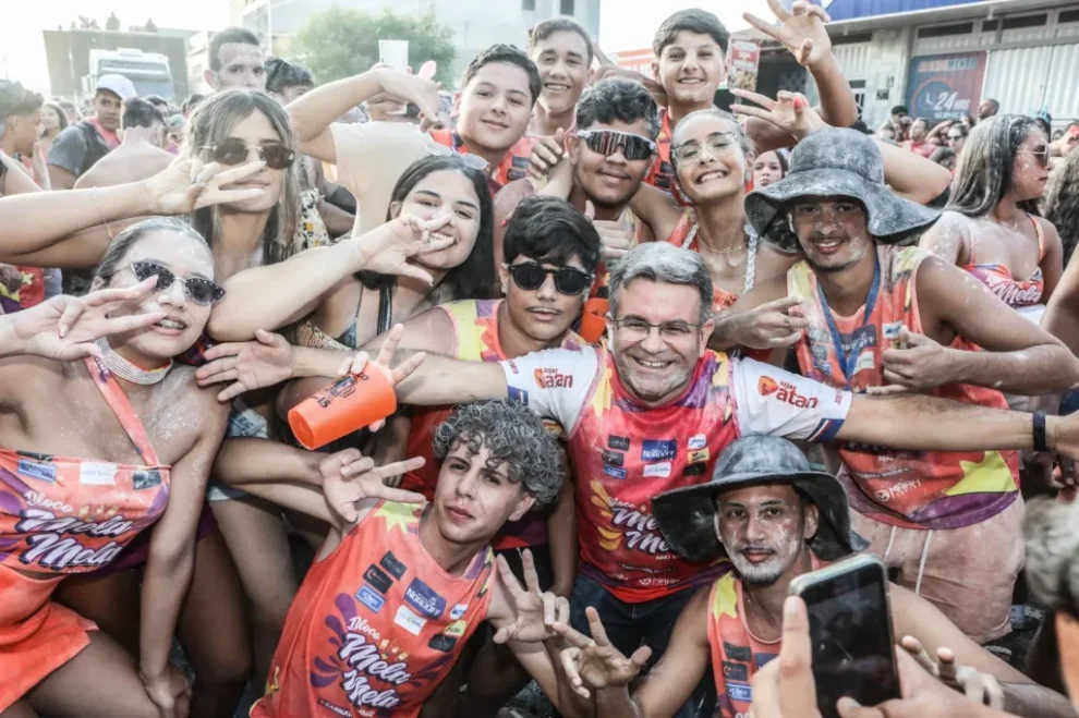 blocos-mela-mela-e-to-na-folia-arrastaram-multidoes-em-afogados-da-ingazeira