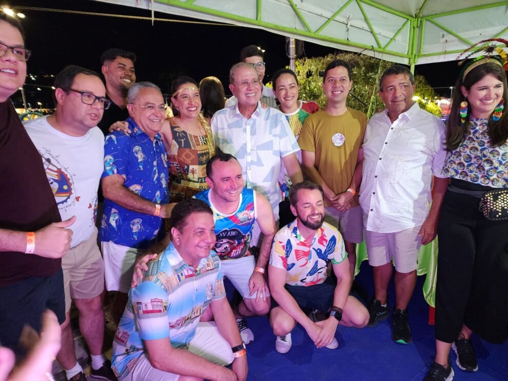 zeinha-torres-acompanhou-agenda-da-governadora-raquel-lyra-no-carnaval-dos-caretas-em-triunfo