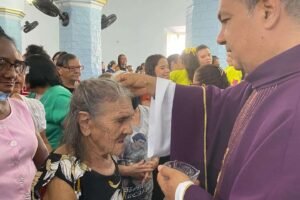 paroquia-de-carnaiba-celebra-a-quarta-feira-de-cinzas
