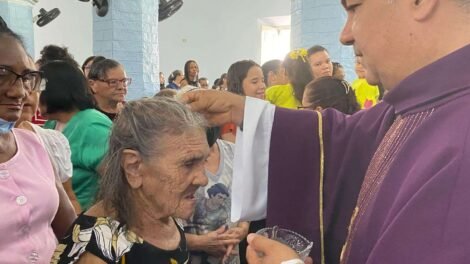 paroquia-de-carnaiba-celebra-a-quarta-feira-de-cinzas