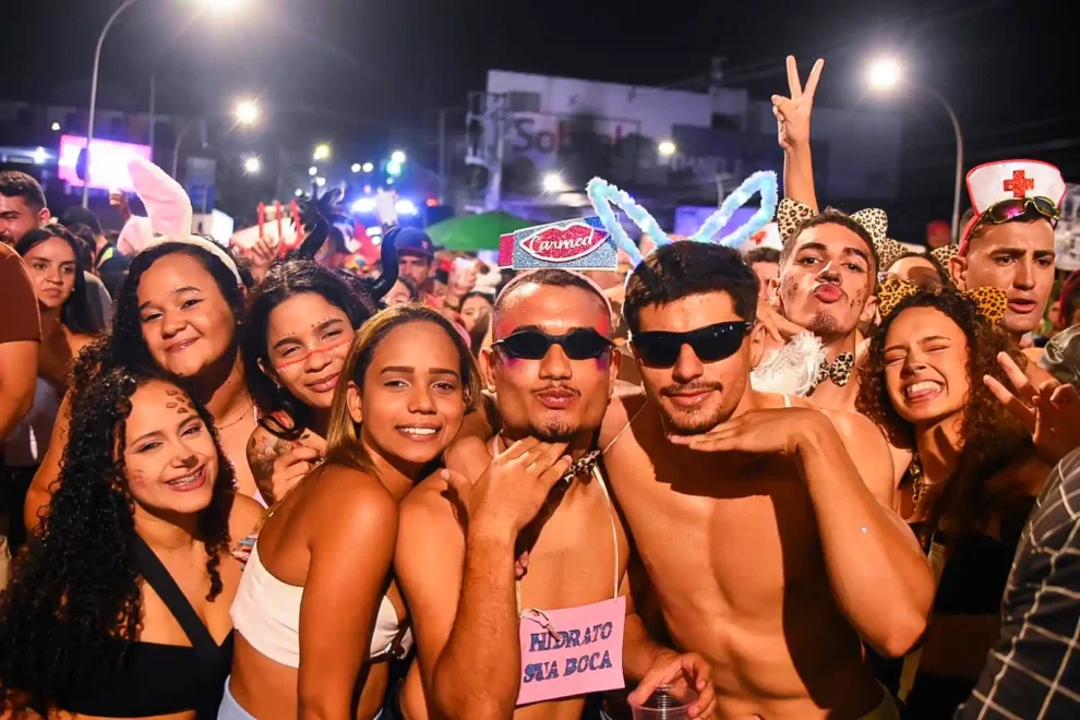 bloco-das-trichas-leva-irreverencia-e-animacao-as-ruas-de-gravata;-veja-fotos