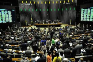 1-deputado-federal-custa-o-equivalente-ao-trabalho-de-133-pessoas