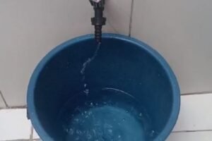 morador-esta-ha-22-dias-sem-agua-no-bairro-vila-bela-em-st-e-se-revolta