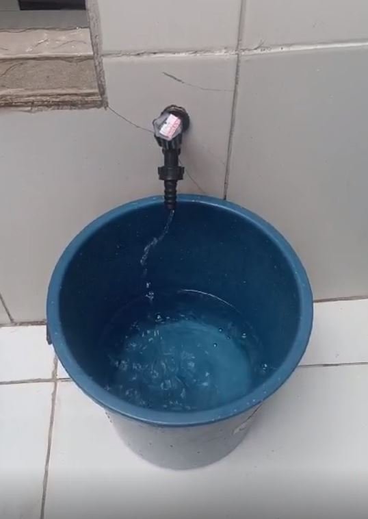 morador-esta-ha-22-dias-sem-agua-no-bairro-vila-bela-em-st-e-se-revolta
