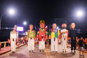 bloco-“ki-lingua-e-essa”-anima-folioes-em-gravata-com-homenagem-especial