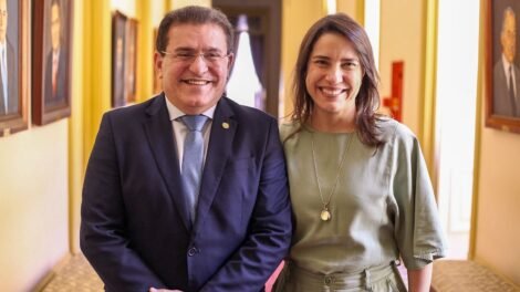 duque-mostra-forca-e-leva-mais-de-50-pessoas-para-ato-de-raquel-em-recife