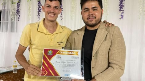 raun-felipe-foi-um-dos-vencedores-do-premio-melhores-do-ano-de-carnaiba