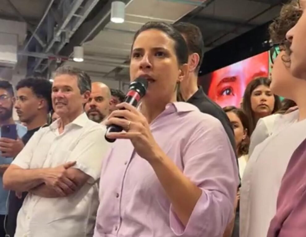 “nao-estamos-aqui-para-esquentar-cadeira-para-quem-acha-que-e-dono-do-poder”,-dispara-raquel