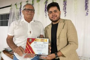 ex-prefeito-didi-da-felicidade-esteve-no-premio-melhores-do-ano-de-2024-em-carnaiba
