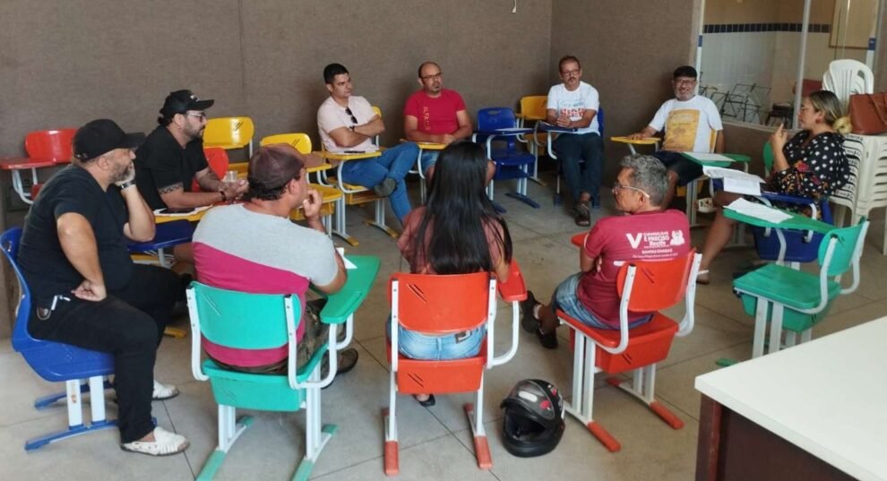 em-carnaiba,-professores-de-musica-se-reunem-para-inicio-das-aulas-da-escola-maestro-israel-gomes