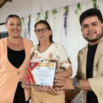 sonnayra-azevedo-e-jacinta-fatima-representaram-juninho-show-no-premio-destaques-do-ano-em-carnaiba