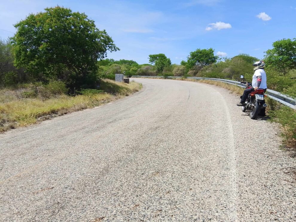 a-misteriosa-curva-do-rosilho-na-pe-329-entre-carnaiba-e-quixaba