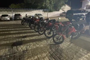 14o-bpm-monta-operacao-em-serra-talhada-contra-‘rolezinhos’-e-apreende-10-motos