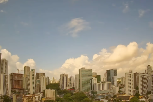 fortes-chuvas-causam-alagamentos-no-recife-e-olinda-nesta-segunda-feira-(17)