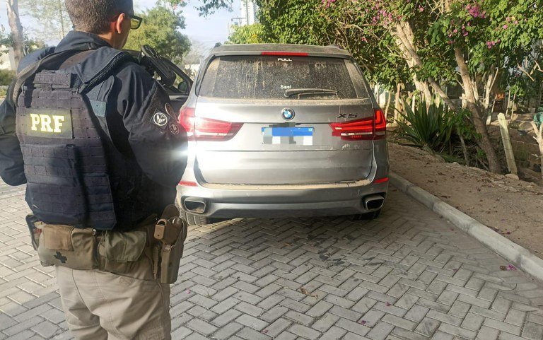 homem-compra-bmw-x5-roubada-por-r$-50-mil-e-e-detido-pela-prf-em-caruaru