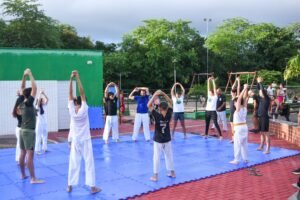 aula-de-defesa-pessoal-reune-participantes-no-parque-janelas-para-o-rio-em-gravata