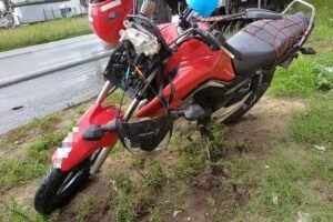 jovem-morre-em-grave-acidente-entre-moto-e-caminhao-na-br-101,-no-ibura