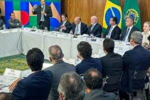 lula-entrega-projeto-de-isencao-de-ir-para-quem-ganha-ate-r$-5-mil