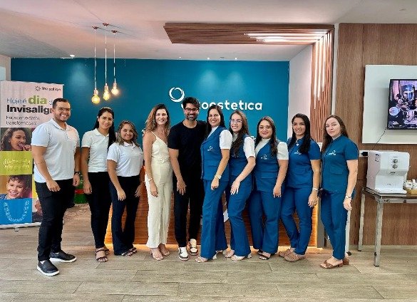 ortoestetica-realiza-especial-implante-dentario-de-20-a-22-de-marco