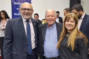 prefeito-de-iguaracy-prestigia-posse-da-nova-diretoria-da-amupe-em-recife