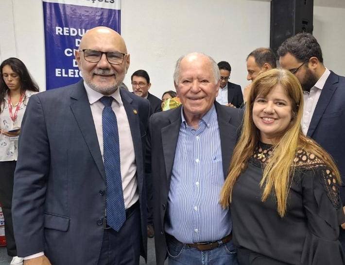 prefeito-de-iguaracy-prestigia-posse-da-nova-diretoria-da-amupe-em-recife