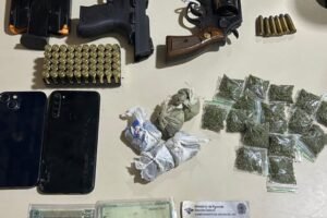 policia-apreende-armas-e-drogas-em-operacao-na-br-232,-em-gravata
