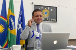 justica-suspende-afastamento-de-leo-do-ar-da-camara-de-gravata-e-mantem-sua-presidencia