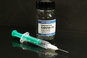 stj-decide-que-pais-que-se-recusaram-a-vacinar-os-filhos-contra-covid-19-podem-ser-multados