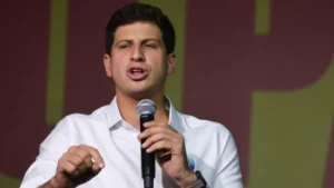 gestao-joao-campos-compra-livros-superfaturados-em-recife,-diz-tce-pe