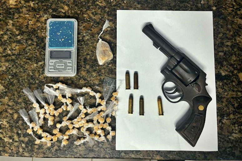 adolescente-armado:-menor-e-apreendido-com-drogas-e-revolver-em-recife