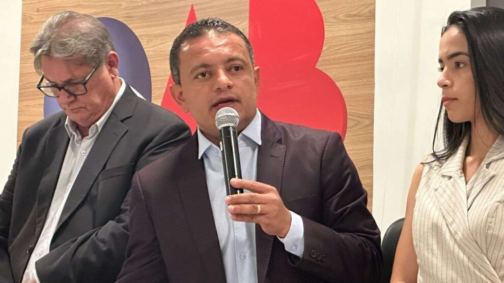 tjpe-reverte-afastamento-de-leo-do-ar-da-camara-de-gravata-e-mantem-sua-eleicao