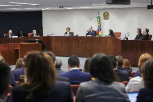 stf-encerra-primeiro-dia-do-julgamento-de-bolsonaro-e-aliados