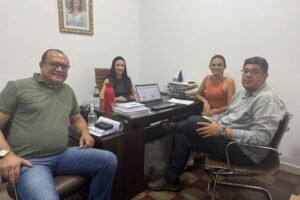 diante-de-estado-de-greve,-marcia-reune-secretarios-de-educacao-de-st