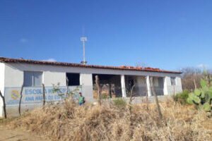 afogados:-prefeitura-culpa-empresa-por-atraso-na-reforma-da-escola-de-umburanas