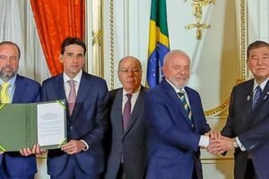lula-e-silvio-costa-filho-anunciam-venda-de-20-avioes-da-embraer-para-o-japao 