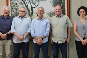 prefeituras-firmam-parceria-para-levar-estudantes-a-paixao-de-cristo-de-nova-jerusalem