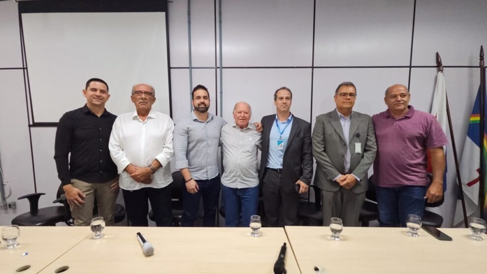 solidao-participa-de-audiencia-sobre-iluminacao-e-entrega-demandas-de-seguranca-ao-23o-bpm 