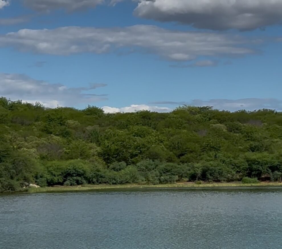 corpo-em-estado-de-decomposicao-e-encontrado-em-acude-as-margens-da-br-232,-em-serra-talhada