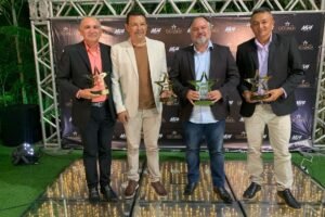 luciano-duque-e-eleito-o-deputado-mais-atuante-do-pajeu-no-premio-excelencia-2024