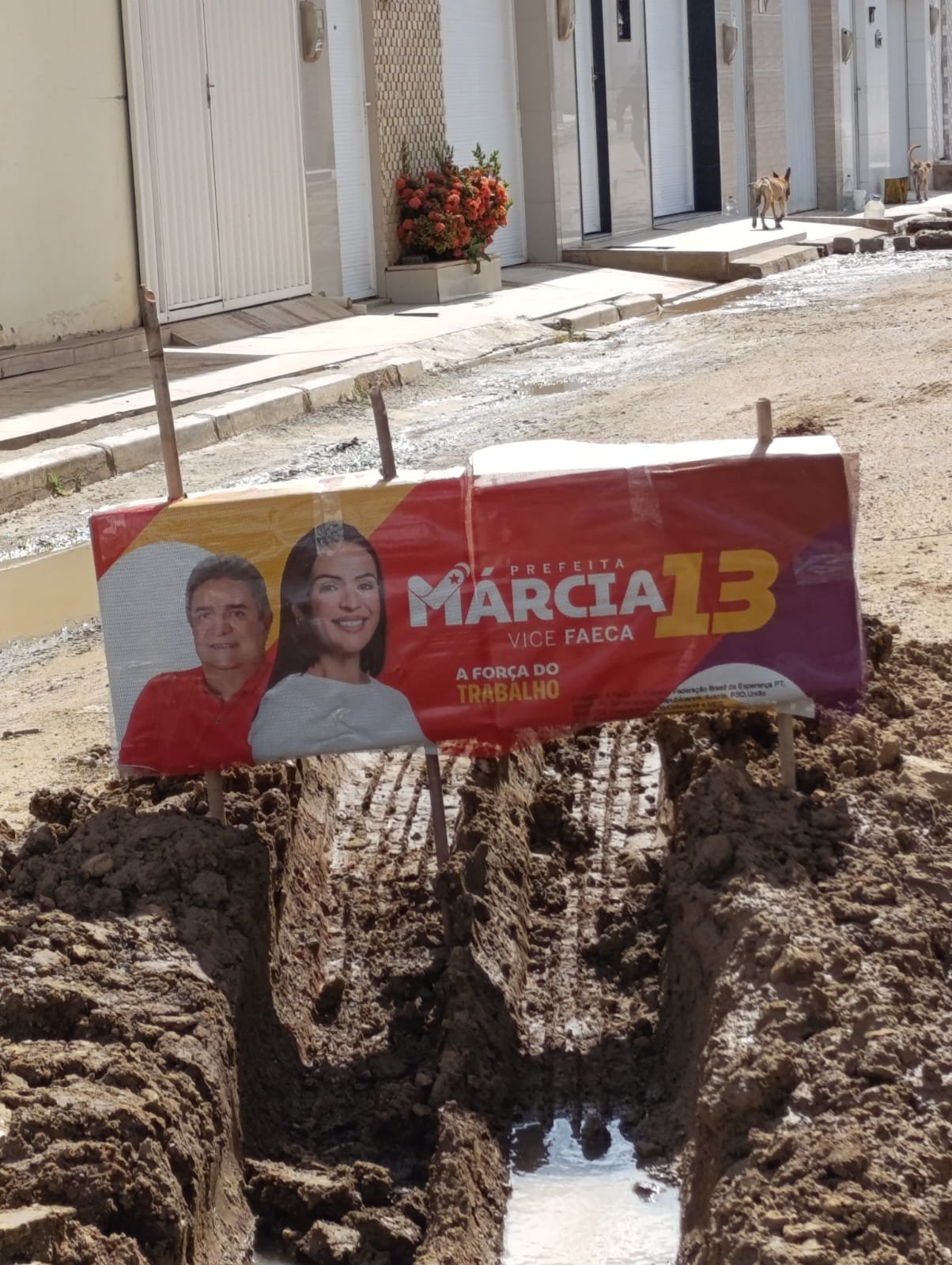 moradores-revoltados-com-buraco-protestam-contra-prefeitura-e-compesa