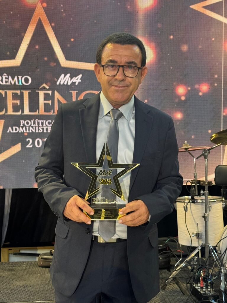 vereador/presidente-da-camara-de-santa-terezinha-nodo-lustosa-recebe-o-premio-excelencia.