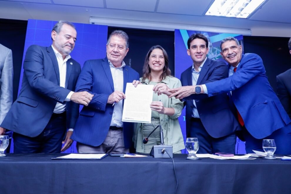 raquel-lyra-destaca-avancos-na-infraestrutura-de-pernambuco-durante-evento-da-fiepe